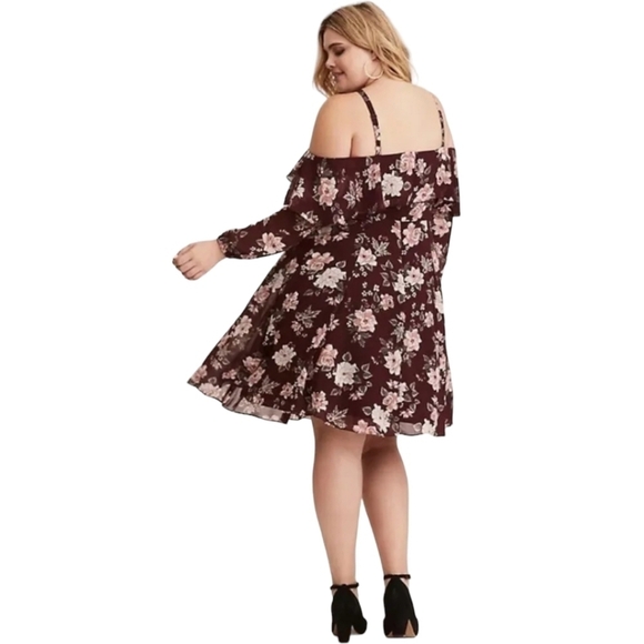 Torrid Halter Neck Cold Shoulder Dress Size 16 - Picture 2 of 6